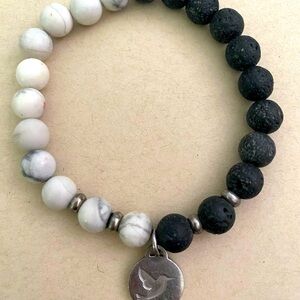 Natural bead bracelet